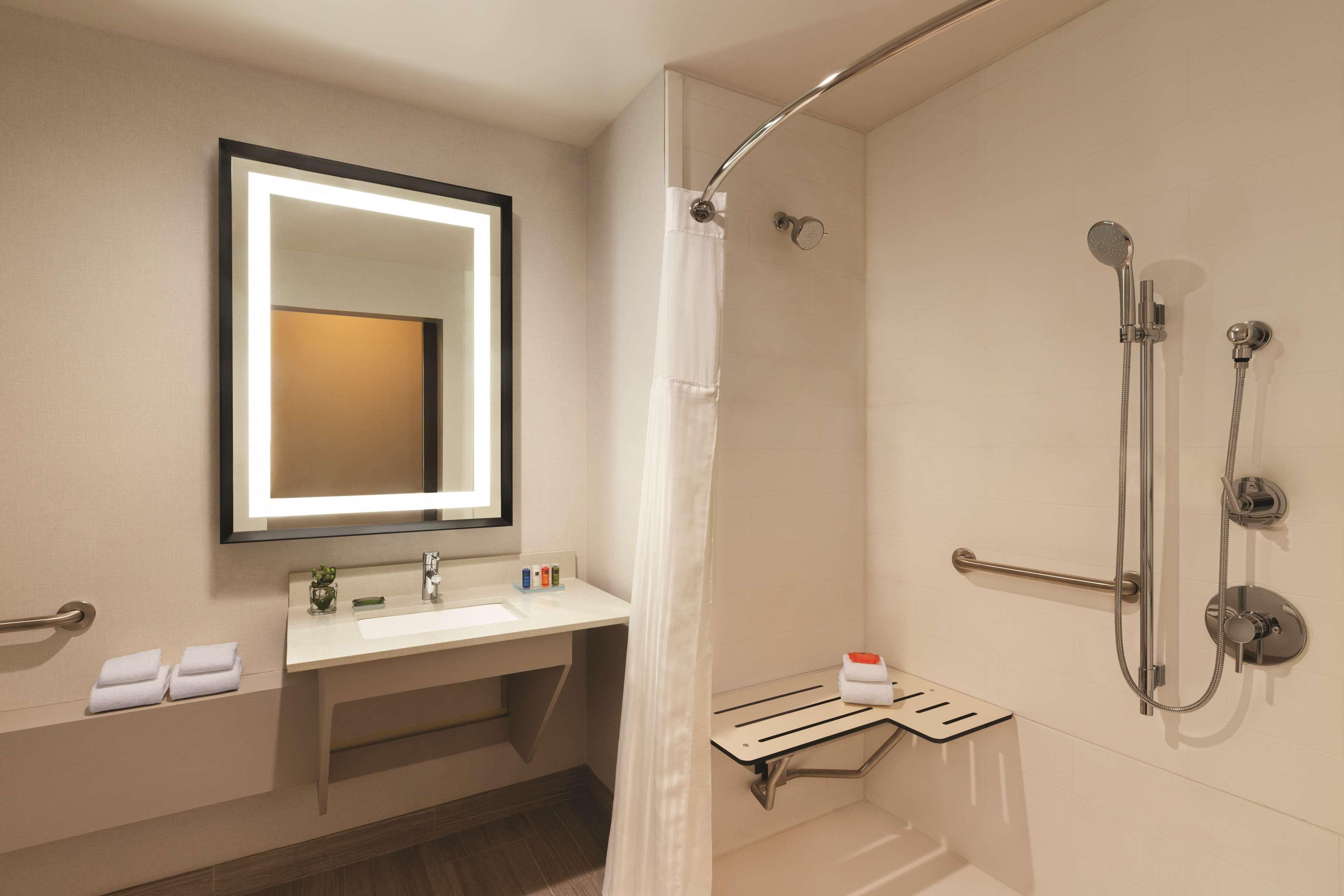 Radisson Airport 3*