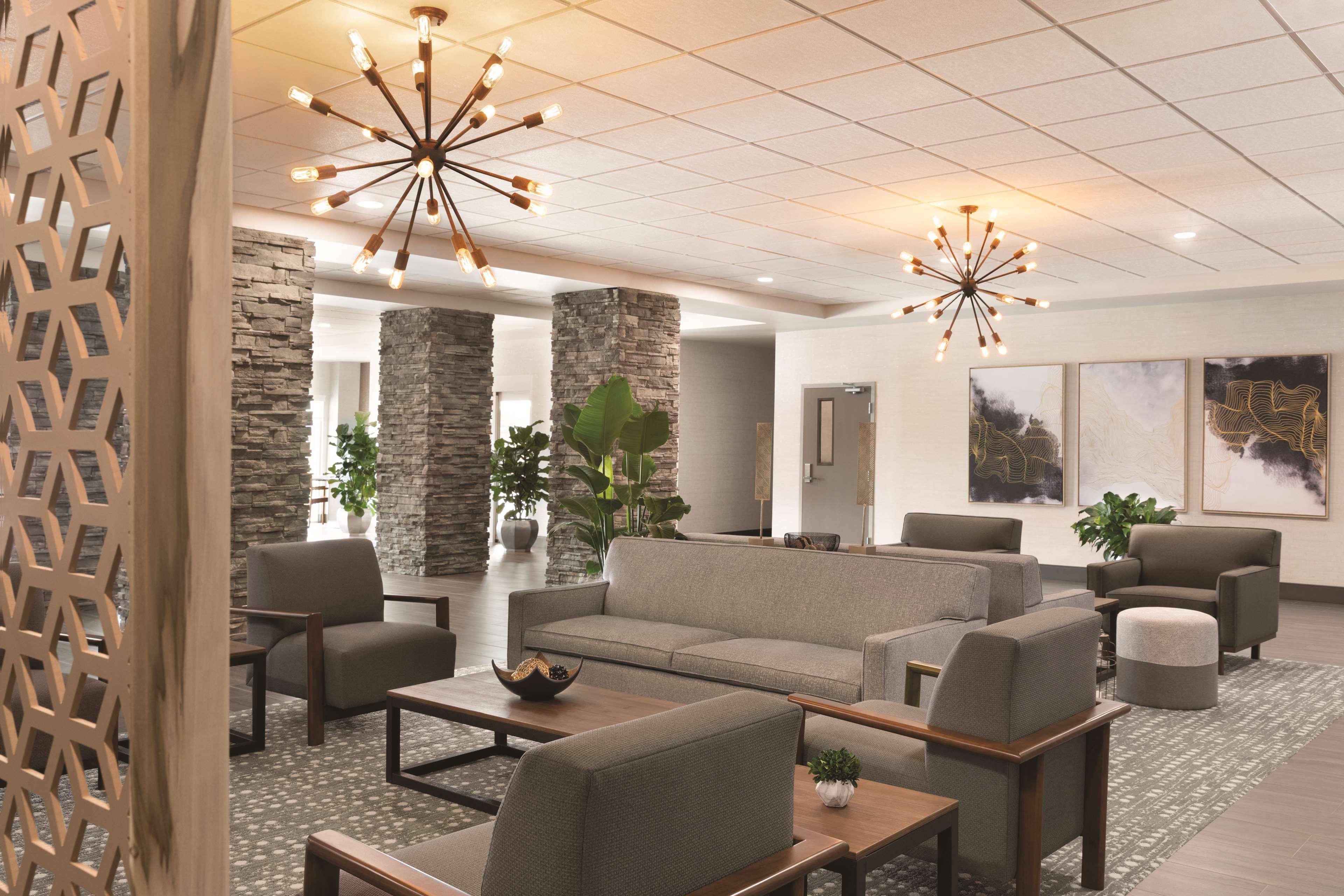 Radisson Airport