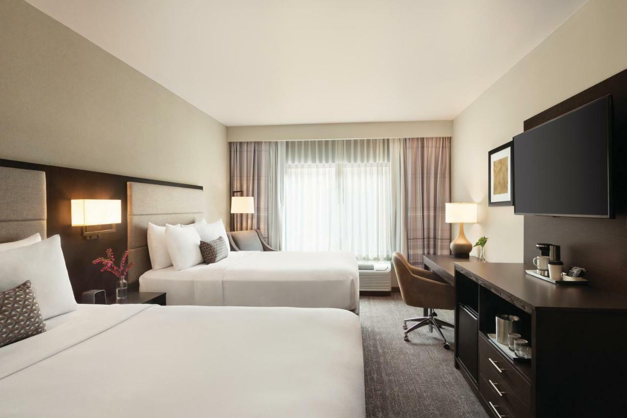Hotel Radisson Airport 3*
